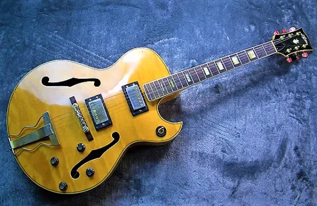 Aria 2312 (Gibson ES-175 style)