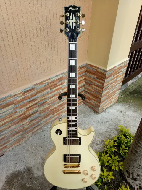 Maison Les Paul Custom White